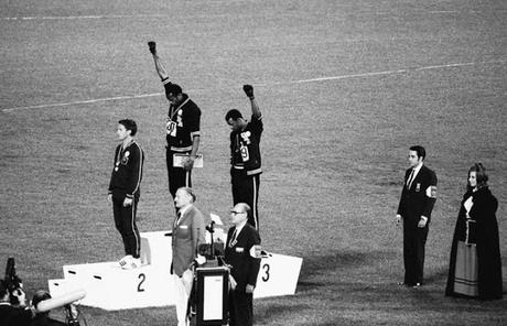 JUEGOS OLÍMPICOS DE MÉXICO 1968,50 AÑOS DEL MOMENTO DEL BLACK POWER  Resulta sorprendente que apenas se haya dado espacio en los medios a la conmemoración del cincuentenario de los Juegos Olímpicos de México 68 a pesar de los múltiples hechos que allí ...