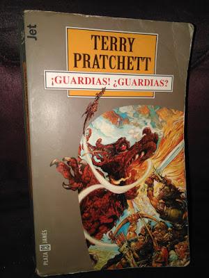 Saga Mundodisco, Libro VIII: ¡Guardias! ¿Guardias?, de Terry Pratchett