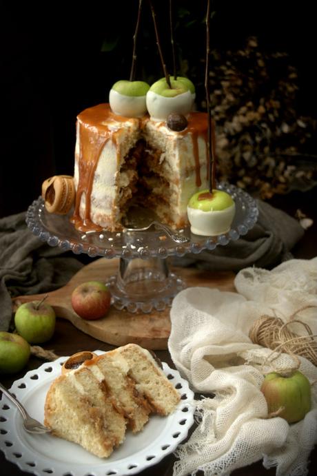 Tarta layer cake de manzanas y castañas con salsa de caramelo