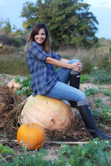 campo calabazas de Halloween Huesca - blog de moda - outfit campestre con botas hunter