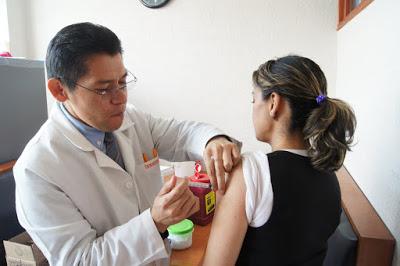 RECOMIENDAN ESPECIALISTAS APLICARSE VACUNA DE INFLUENZA POR INCIO DE TEMPORADA INVERNAL