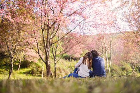 Resultado de imagen de couple in the park