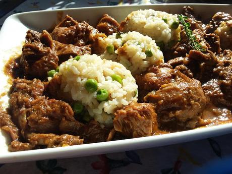 ESTOFADO  AL CURRY  DE TERNERA GALEGA CON ARROZ PRIMAVERA