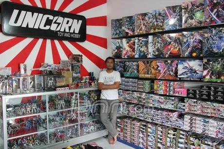 Jonathan Chrisnanda Tunarungu Yang Sukses Berjualan Gundam Via Features Jpnn