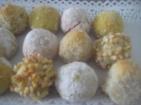 PANELLETS DE NARANJA,  LIMÓN,  COCO Y ALMENDRA