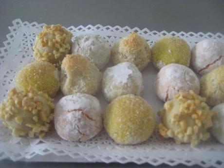 PANELLETS DE NARANJA,  LIMÓN,  COCO Y ALMENDRA