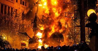 Fallas De Valencia: Lo Esencial Que Hacer Y Visitar.