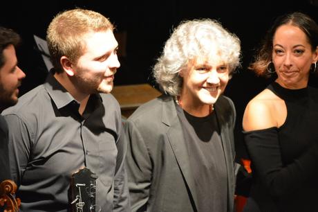 Una noche solemne rememorando Al cantar A Manuel. Una noche solemne rememorando Al cantar A Manuel.