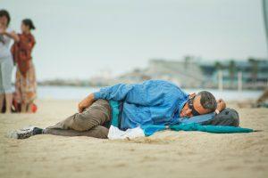 La Mitad De Nuestro Cerebro Está Alerta Cuando Dormimos Fuera De Casa