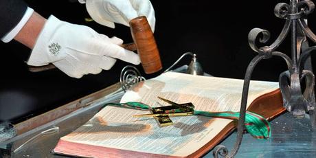 El Parlamento de Sicilia recupera la persecución de la Masonería en el corazón de Europa