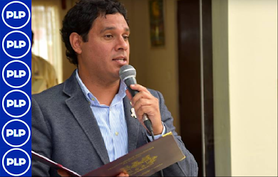 Una más de Nelson Chui: GATO POR LIBRE...