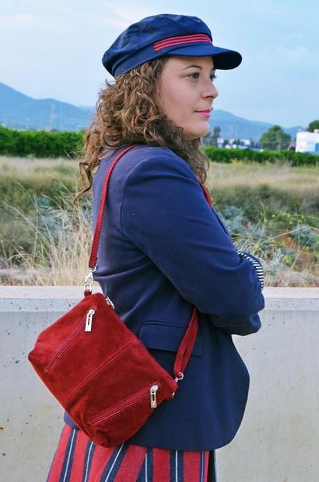 Falda de estilo militar con abotonadura