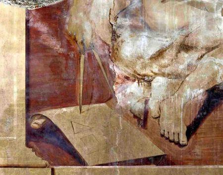 Mitra geómetra en la Carrera del Darro de Granada Mitra geómetra en la Carrera del Darro de Granada