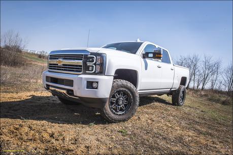 2 Elegant 2006 Chevy 2500hd Front Bumper