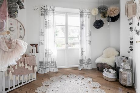 Frente de pizarra para la cocina y ladrillo visto.