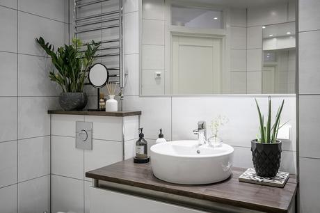 Frente de pizarra para la cocina y ladrillo visto.