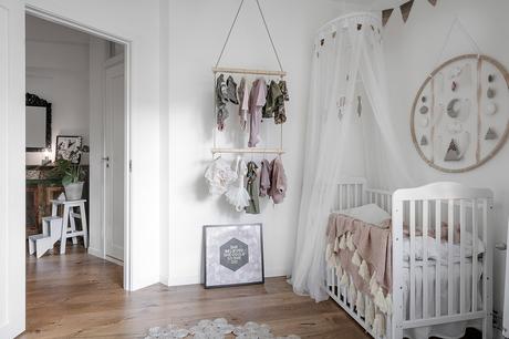 Frente de pizarra para la cocina y ladrillo visto.