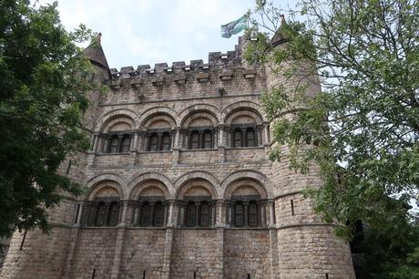 Gravensteen – El Castillo de los Condes de Gante Gravensteen – El Castillo de los Condes de Gante