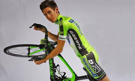 El ciclista profesional Andrea Manfredi muerte en accidente de avión