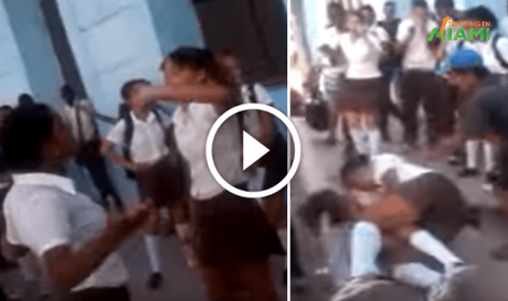 Circula en las redes brutal pelea de jóvenes cubanas en una escuela