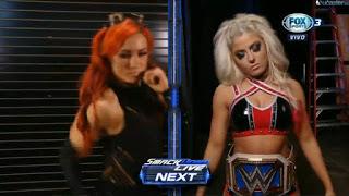 Alexa bliss vs Becky lynch en cosplay