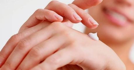 ¿Cómo aplicar la crema hidratante?