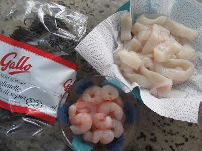 Espaguetis nero di sepia con calamares Thermomix