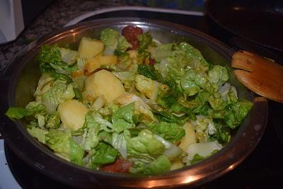 Patatas Guisadas con Cogollos y Chorizo