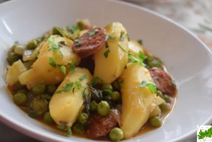 Patatas Guisadas con Cogollos y Chorizo