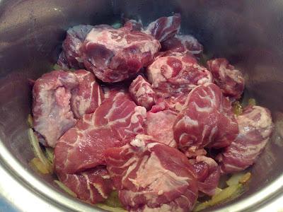 CARRILLADAS IBERICAS DE CERDO CON SALSA DE PIMIENTOS DEL PIQUILLO