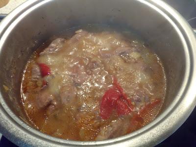 CARRILLADAS IBERICAS DE CERDO CON SALSA DE PIMIENTOS DEL PIQUILLO