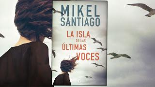 Mikel Santiago presenta isla últimas voces