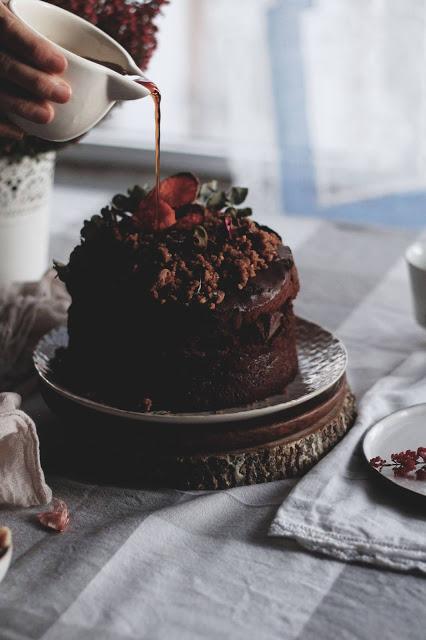 Bizcocho de boniato , cacao y nueces garrapiñadas Bizcocho de boniato , cacao y nueces garrapiñadas