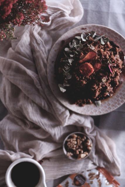 Bizcocho de boniato , cacao y nueces garrapiñadas Bizcocho de boniato , cacao y nueces garrapiñadas