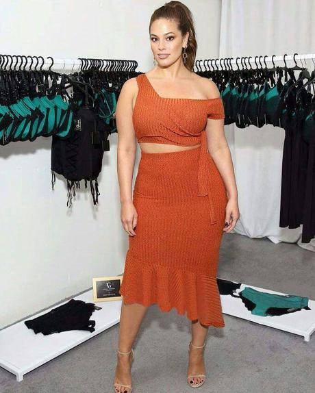 La imagen puede contener: 1 persona, de pie