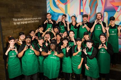 Así es la primera cafetería de Starbucks adaptada para personas con discapacidad auditiva Así es la primera cafetería de Starbucks adaptada para personas con discapacidad auditiva