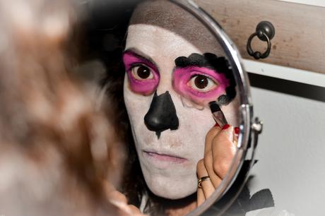 MAQUILLAJE DE CATRINA, PASO A PASO.