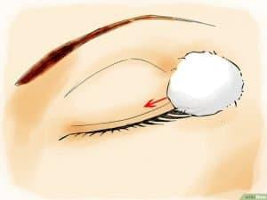 Cómo quitar las pestañas postizas