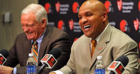 Hue Jackson dice no tener la culpa, pero…