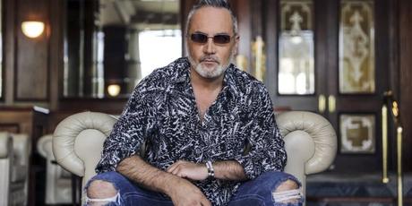 Luis Jara lanzó su nuevo disco “La última tentación” con estilo urbano