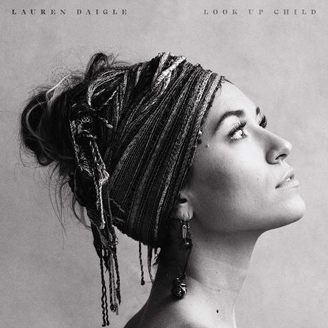 POR QUÉ LAUREN DAIGLE HA LOGRADO UN HITO?