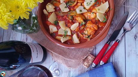 Bacalao con aguacate y aceitunas