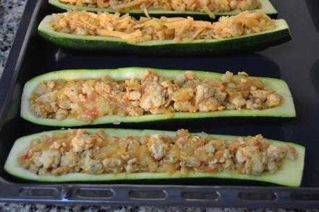 Calabacin relleno de pollo gratinado al horno