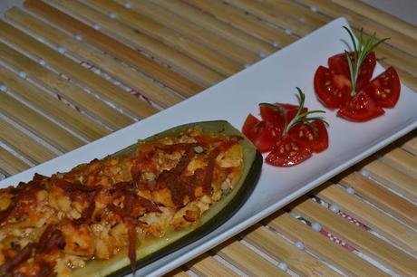 Calabacin relleno de pollo gratinado al horno