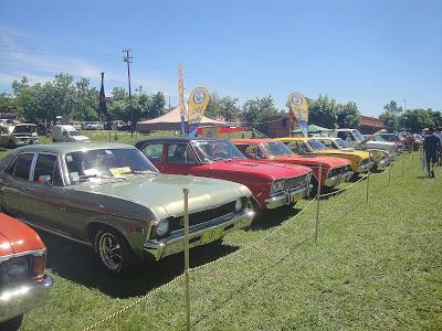 Sol, autos, motos y público en Los Cardales