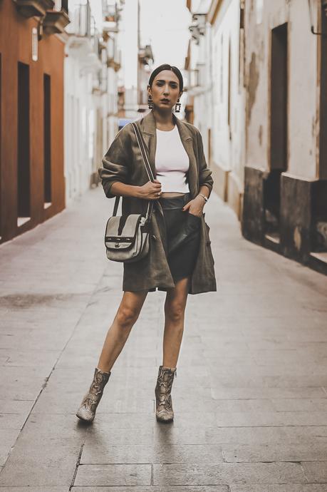 CÓMO COMBINAR BOTINES DE PRINT DE SERPIENTE