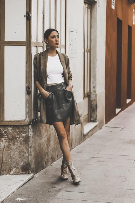 CÓMO COMBINAR BOTINES DE PRINT DE SERPIENTE