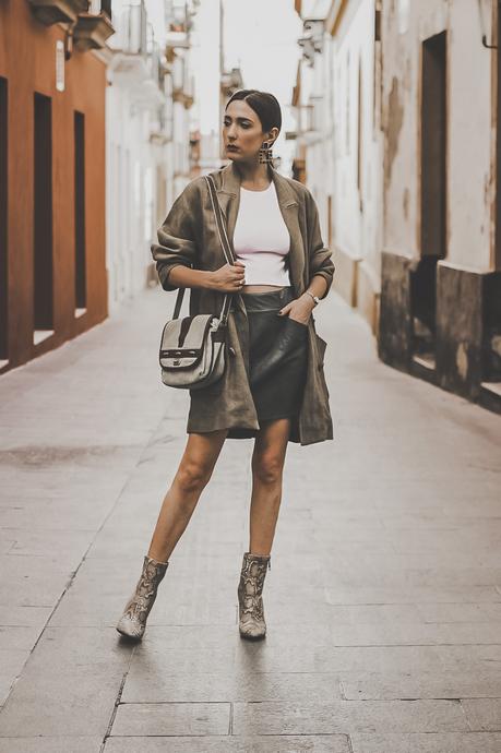 CÓMO COMBINAR BOTINES DE PRINT DE SERPIENTE