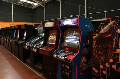 «Lo que más me gusta es ver a los más pequeños preguntar por Pacman o Donkey Kong». Hablamos con Eduardo Álvarez, entusiasta del retro y los videojuegos y organizador de RetroSevilla «Lo que más me gusta es ver a los más pequeños preguntar por Pacman o Donkey Kong». Hablamos con Eduardo Álvarez, entusiasta del retro y los videojuegos y organizador de RetroSevilla