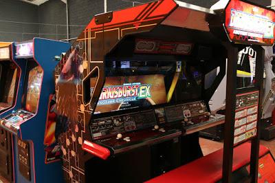 «Lo que más me gusta es ver a los más pequeños preguntar por Pacman o Donkey Kong». Hablamos con Eduardo Álvarez, entusiasta del retro y los videojuegos y organizador de RetroSevilla «Lo que más me gusta es ver a los más pequeños preguntar por Pacman o Donkey Kong». Hablamos con Eduardo Álvarez, entusiasta del retro y los videojuegos y organizador de RetroSevilla